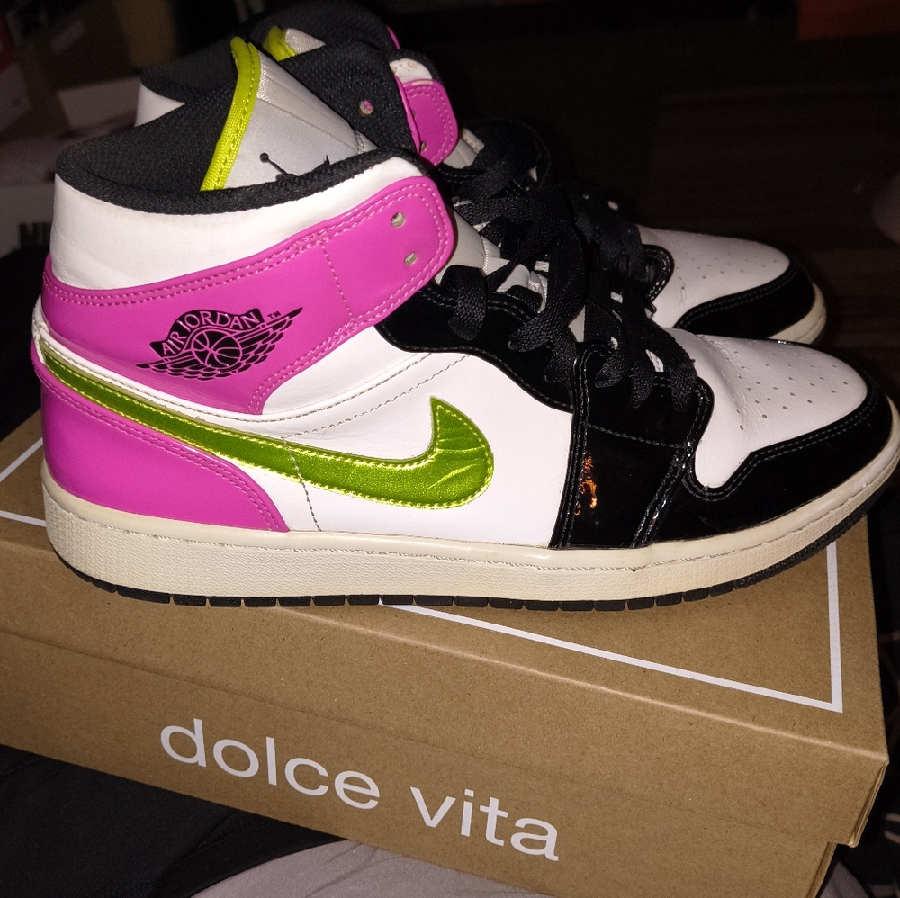 Air Jordan’s  Cyber Active Fuchsia